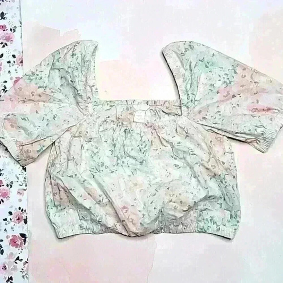 H&M Cropped Floral Top - Picture 1 of 4